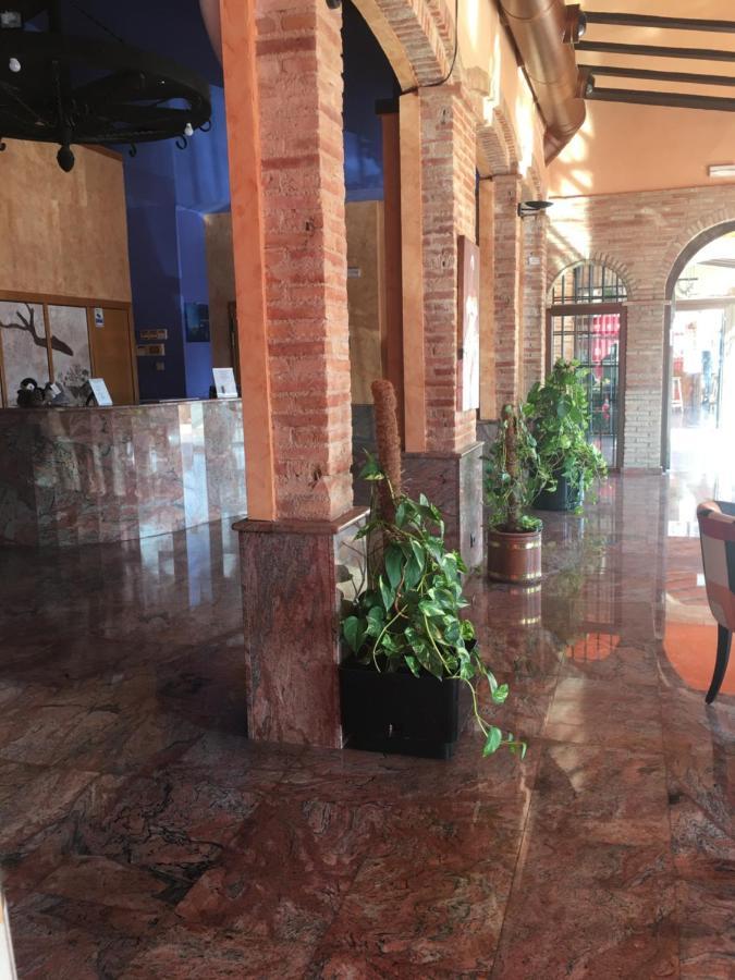 Hotel La Bodega La Almunia de Doña Godina Exterior foto